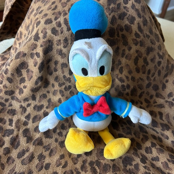 11โ Disney Donald Duck Plush - Adorable, Soft โจ๐ฆ - Picture 7 of 7